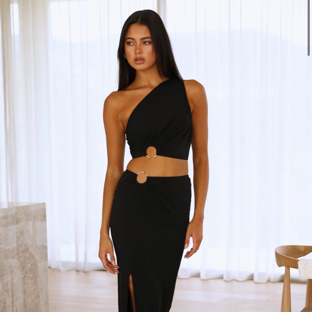 Hello Molly Karmic Power Crop Black